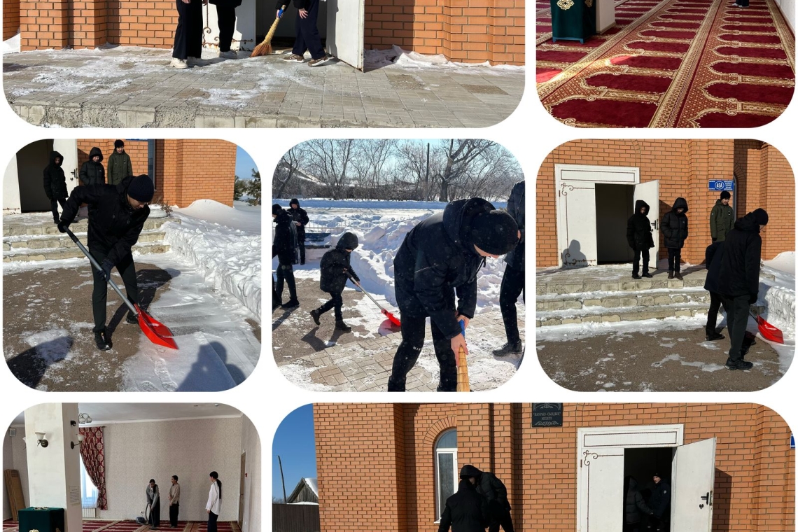 "Адал ұрпақ" мектеп еріктілер жасағы ауылдық мешіт аумағын қардан тазалады